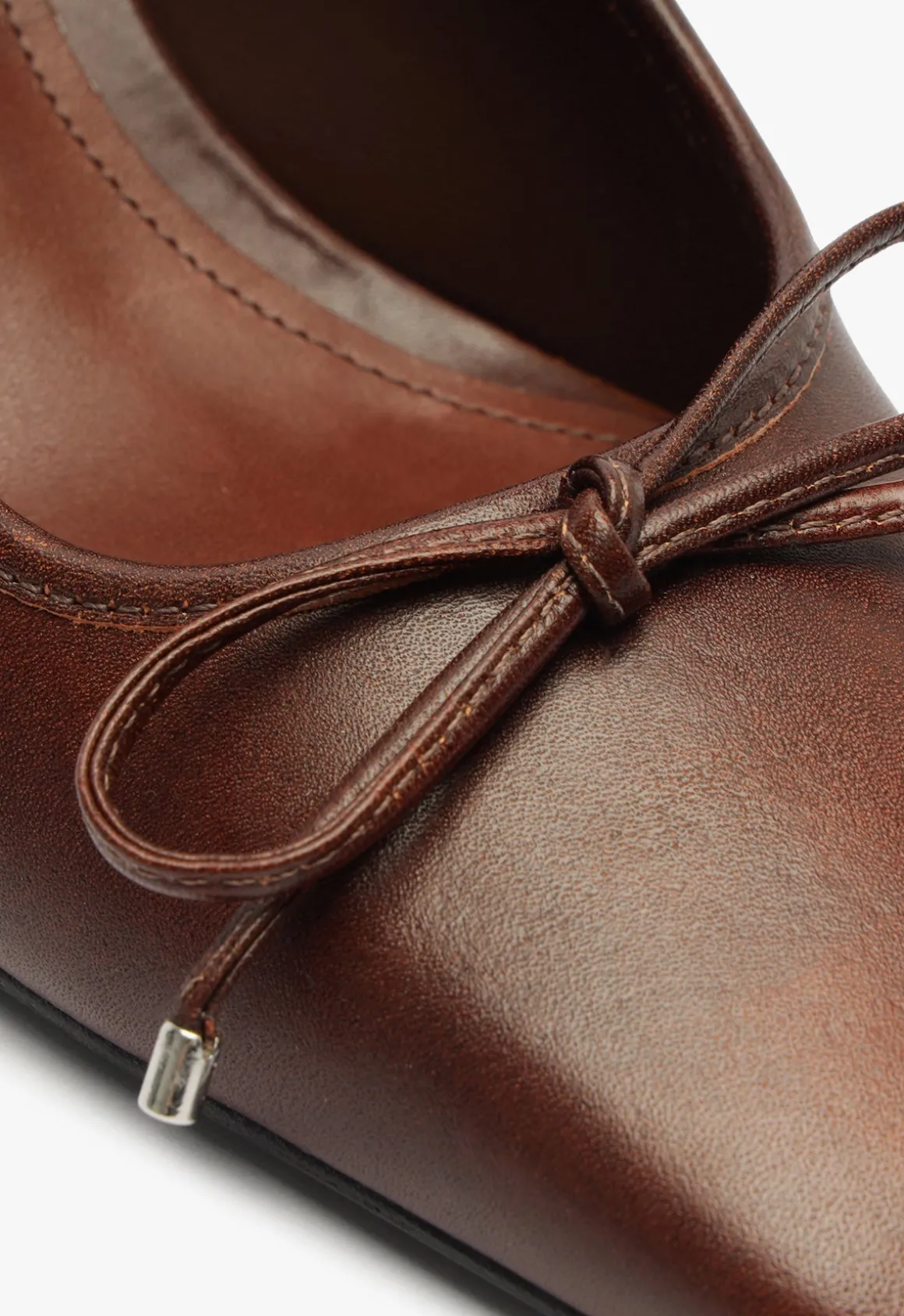 Arissa Block Leather Pump