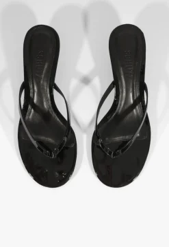 Carolyn Sandal
