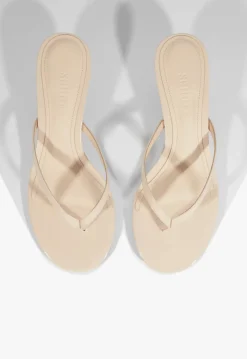 Carolyn Sandal