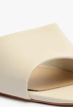 Dethalia Sandal