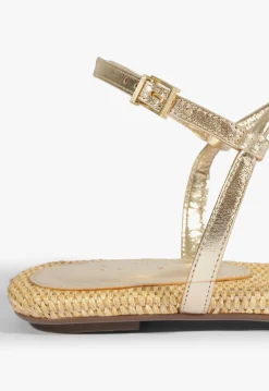 Elsha Flat Sandal