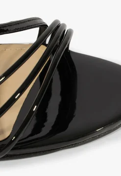 Inez Sandal