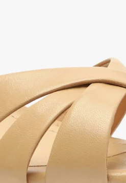 Keefa Sandal