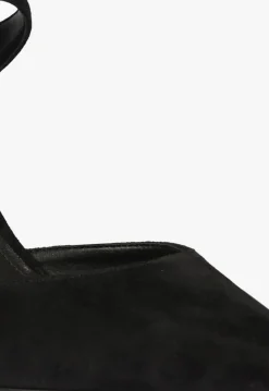 Laura Mid Stiletto Black Pump