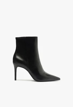Mikki Bootie