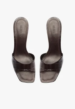 Posseni Leather Sandal