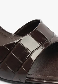 Posseni Leather Sandal