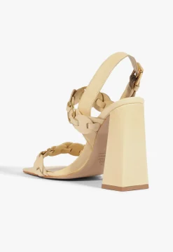 Selina Sandal